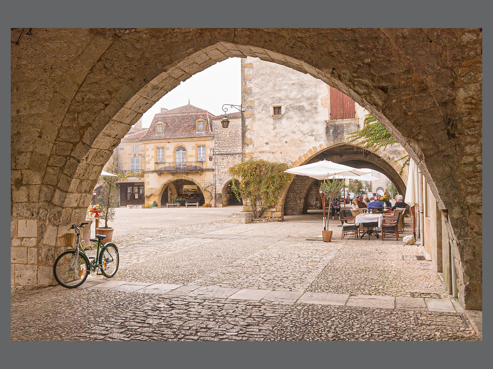 Montpazier Square